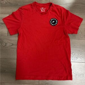 Mens Nike T-Shirt Men’s Small Used